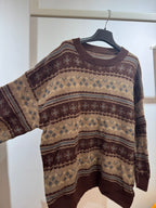 Maglione marrone con fantasia